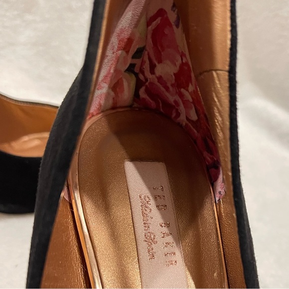 Nearly new! Ted Baker Black Suede Heels. Size 40. - Picture 3 of 6